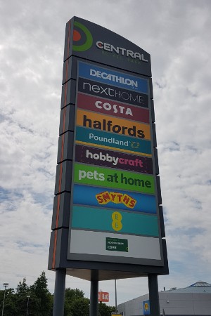 Central Retail Park, Milton Keynes totem sign